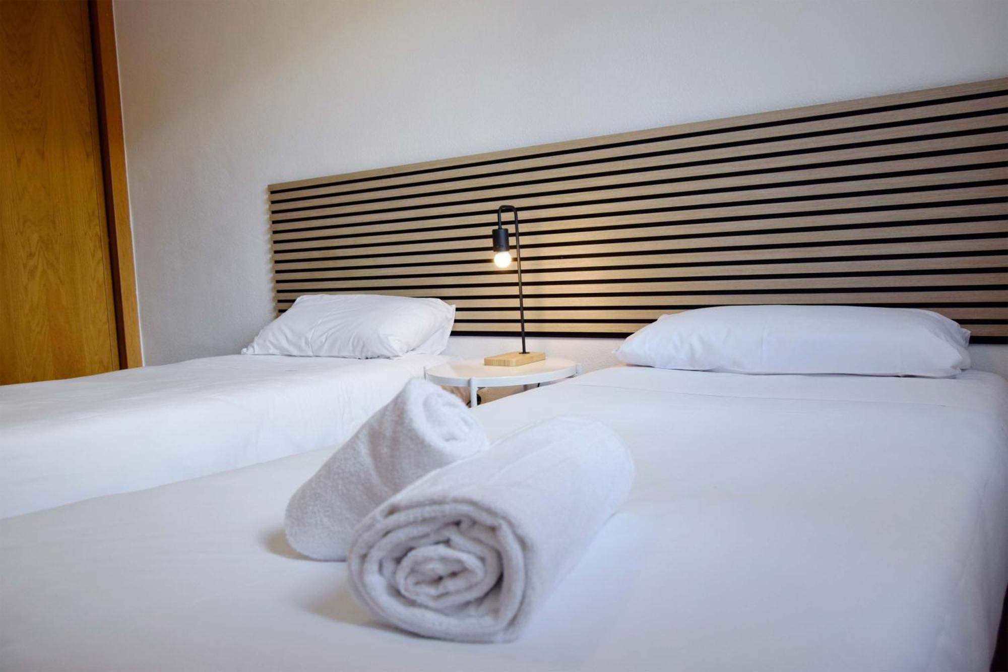 Apartamentos El Pilar Suites 3000 Zaragoza Exterior photo